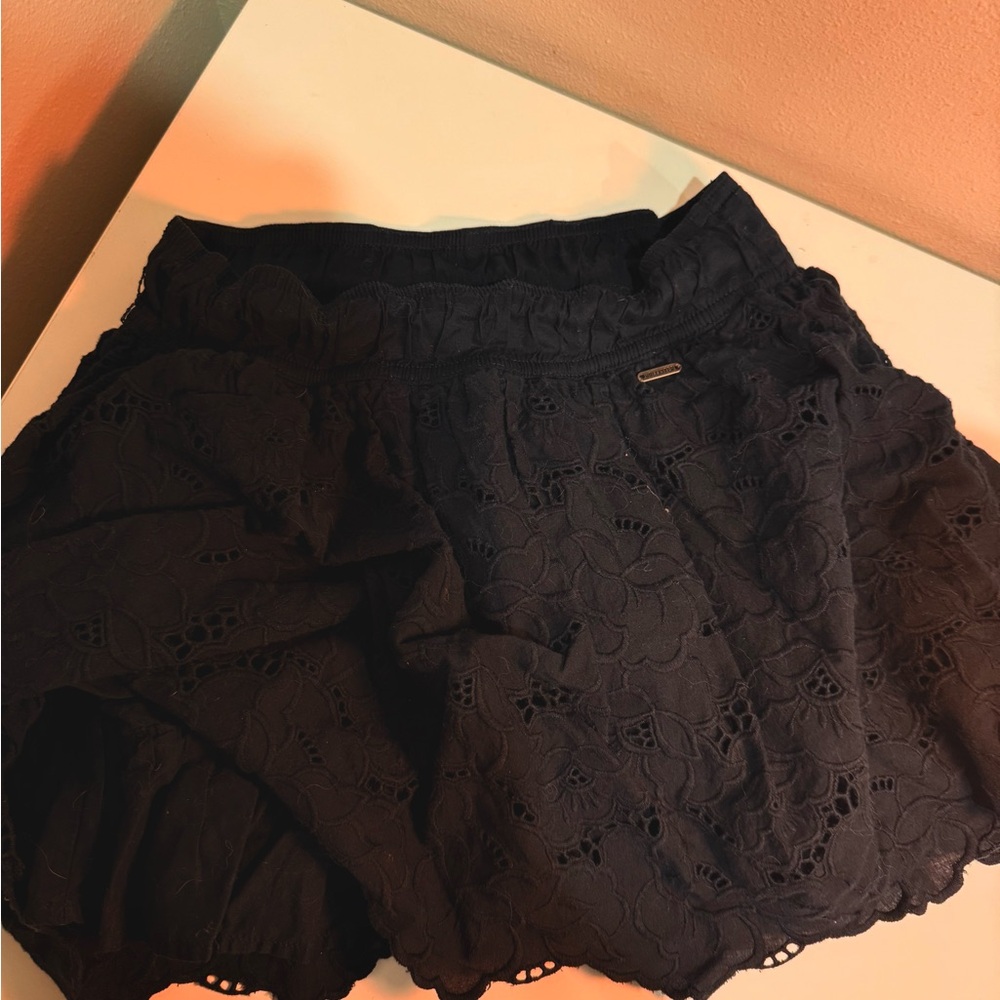 Vintage Hollister 00’s lacy multi layer mini skirt